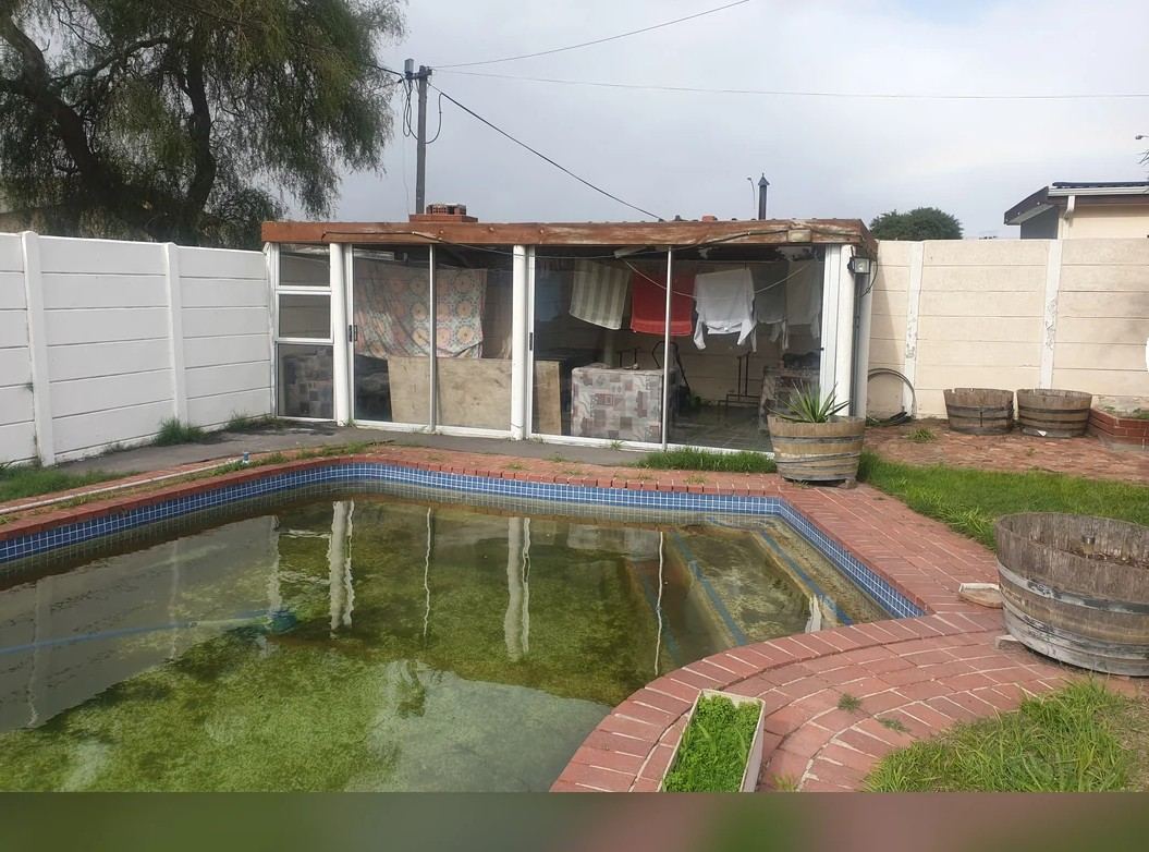 The same Cape Town pool area before renovation